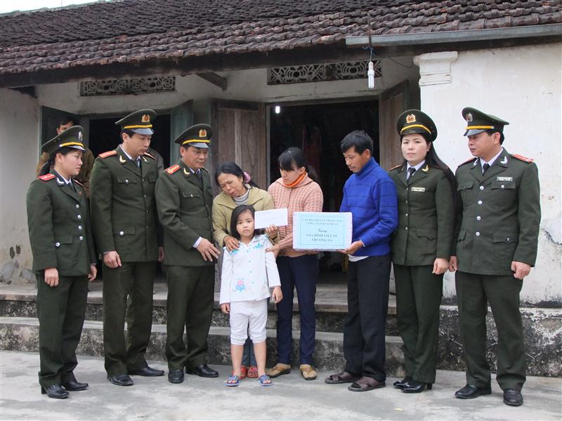 Mang Tết đến với người nghèo, người có hoàn cảnh đặc biệt khó khăn