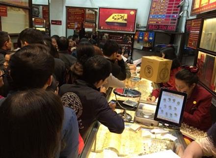 Người Việt chi hơn 4 tỷ USD mua vàng năm 2013