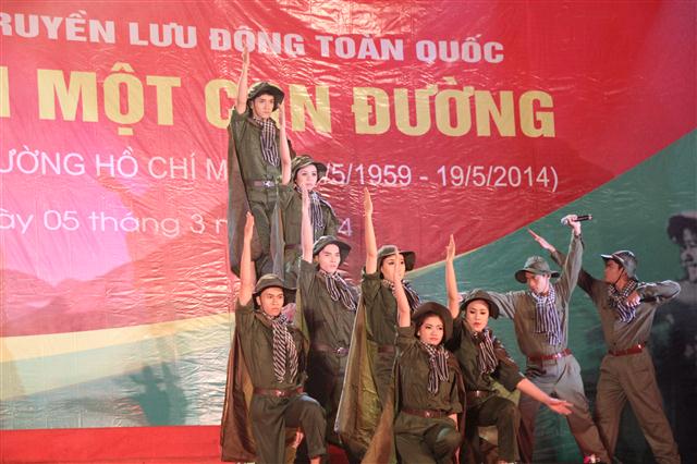 Bế mạc Liên hoan 'Huyền thoại một con đường'