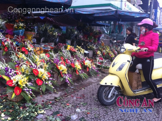 Sôi động thị trường quà tặng ngày 8/3