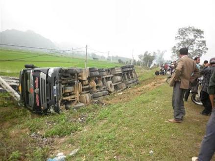 Xe tải chở than 