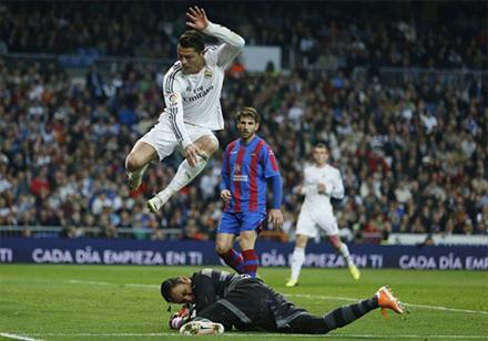 Real - Levante: Giữ vững ngôi vị