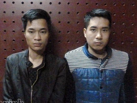 Đột nhập phòng ngủ cặp vợ chồng mới cưới lấy cắp tiền mừng