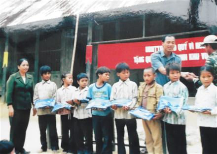 Tấm lòng thơm của các cô giáo cắm bản