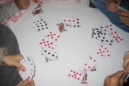 Từ Hà Nội vào Nghệ An đánh bạc