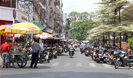 'Kinh tế vỉa hè' làm 'đau đầu' các nhà quản lý