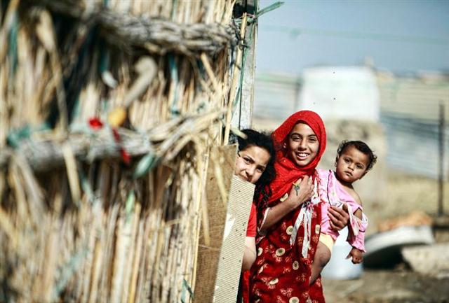 Các bé gái ở Najaf , miền trung Iraq