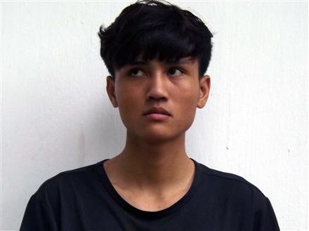 Trộm xe máy tại quán cà phê nhà bác ruột