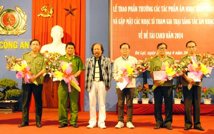 Trao giải cuộc vận động sáng tác ca khúc về đề tài CAND