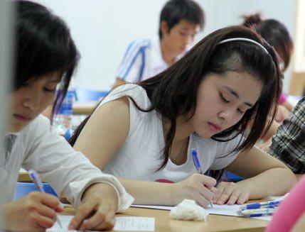 Giảm thí sinh dự thi vào đại học, cao đẳng: Mừng và lo