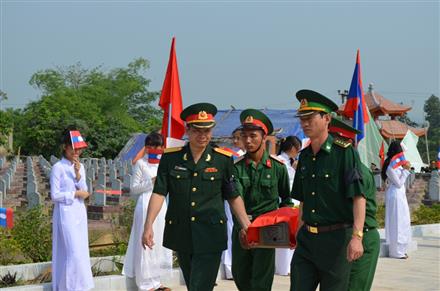 An táng 31 bộ hài cốt liệt sĩ Việt Nam hy sinh tại Lào