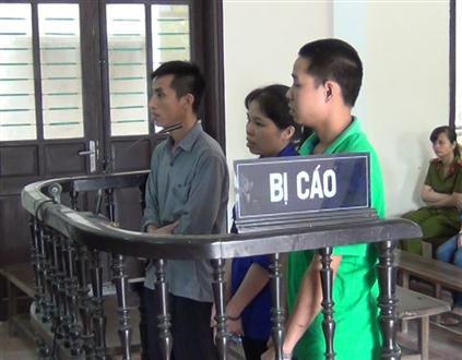 Vợ chồng cùng vào tù vì buôn 'hàng trắng'