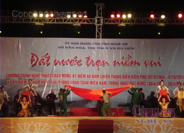 TP Vinh: Văn nghệ chào mừng 60 năm chiến thắng Điện Biên Phủ