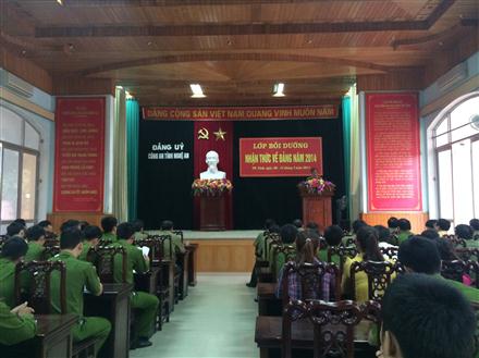 Khai giảng lớp bồi dưỡng nhận thức về Đảng năm 2014