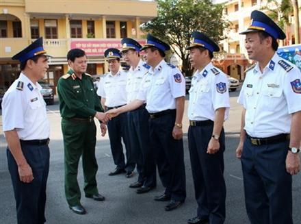 Lãnh đạo Bộ Quốc phòng làm việc với Cảnh sát biển Việt Nam