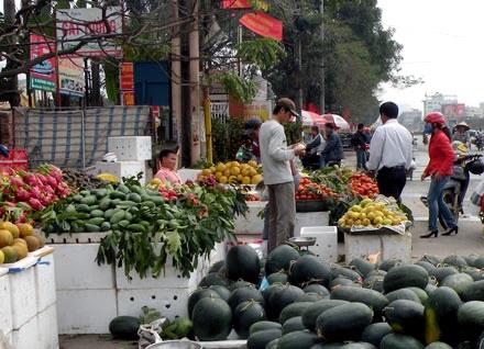 Cùng nhắc nhau tẩy chay, ngừng bán hàng Tàu