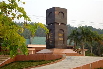 Chuyện ghi trên con đường huyền thoại