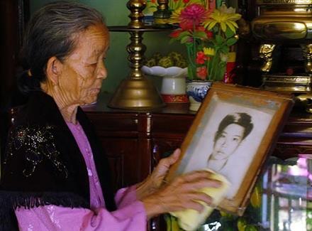 Tôn vinh 124 Bà mẹ Việt Nam Anh hùng