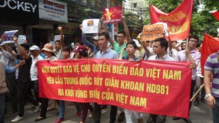 Hãy yêu nước bằng 