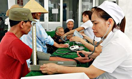 Dự Luật BHYT sửa đổi: Bãi bỏ nhiều qui định phiền hà cho người dân