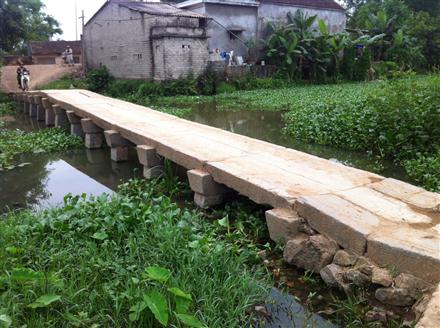 Nhiều di tích cổ đang cần được trùng tu, chống xuống cấp