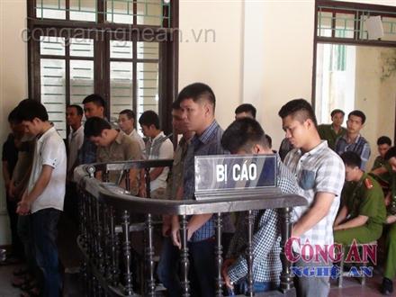 20 thanh niên ẩu đả chỉ vì...quả quất