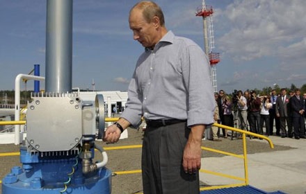 Putin nắn dòng khí đốt, lấy Đông đe Tây