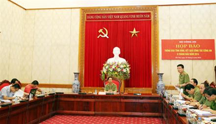 Họp báo về kết quả công tác Công an 6 tháng đầu 2014