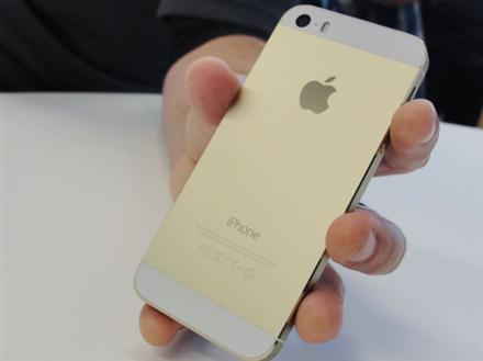 Người Việt đang bỏ ra 1000 giờ làm việc để mua về một chiếc iPhone 5S