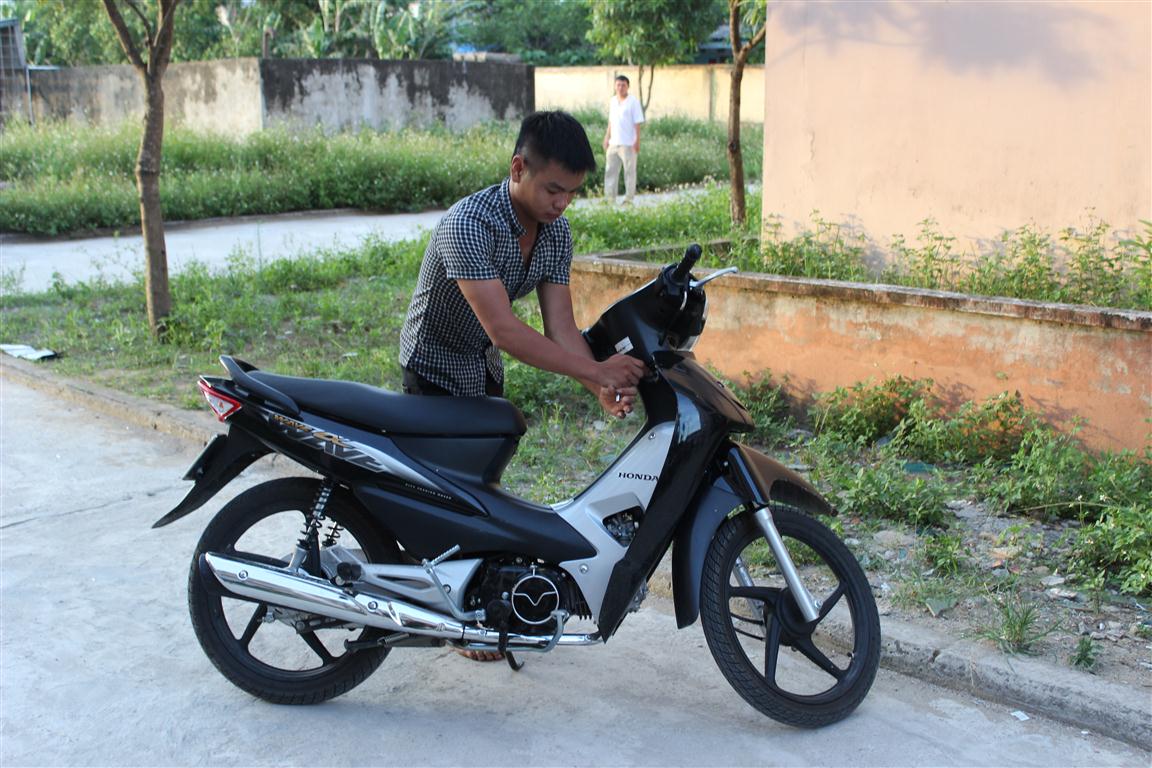Vờ thăm người nhà, trộm xe máy của sinh viên