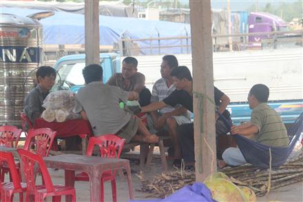 Cảnh giác với 