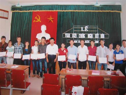 Mô hình trao giấy kết hôn tập thể  lồng ghép phổ biến giáo dục pháp luật