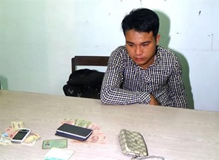 Tốt nghiệp đại học, không việc làm, liều đi trộm cắp