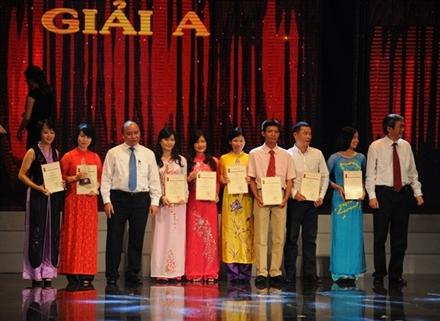 Tổ chức trọng thể Lễ trao Giải báo chí Quốc gia lần thứ VIII năm 2013