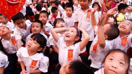 Hoang mang xin học trái tuyến cho con