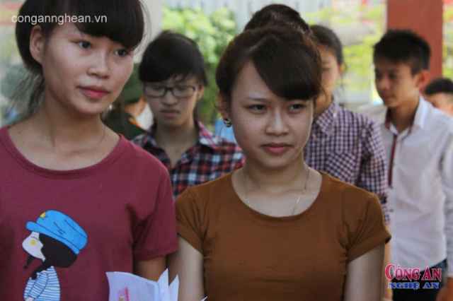 Ngày thi đầu tiên tại cụm thi Vinh: Buồn vui lẫn lộn