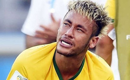 Neymar mắt ngấn lệ, ngậm ngùi nói lời chia tay World Cup 2014