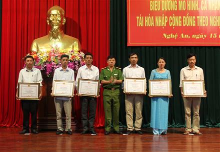 Biểu dương mô hình, cá nhân điển hình trong công tác tái hòa nhập cộng đồng