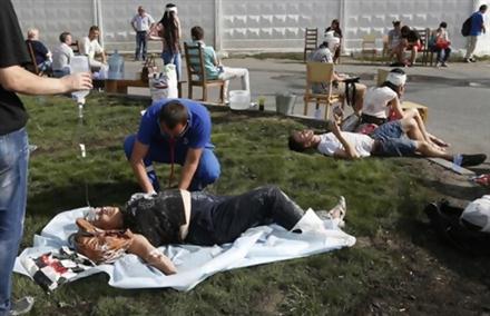 Nga: Lật tàu điện, hàng trăm người thương vong