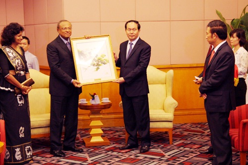 Bộ trưởng Trần Đại Quang tiếp Quốc vụ khanh Thường trực Bộ Luật pháp và Trật tự Sri Lanka