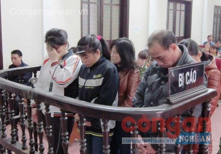Các bị cáo trong đường dây mua bán 255 bánh hêrôin 