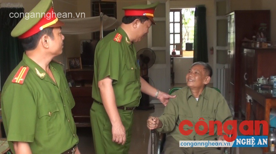 Hoạt động về nguồn hướng tới kỷ niệm 67 năm ngày thương binh liệt sỹ