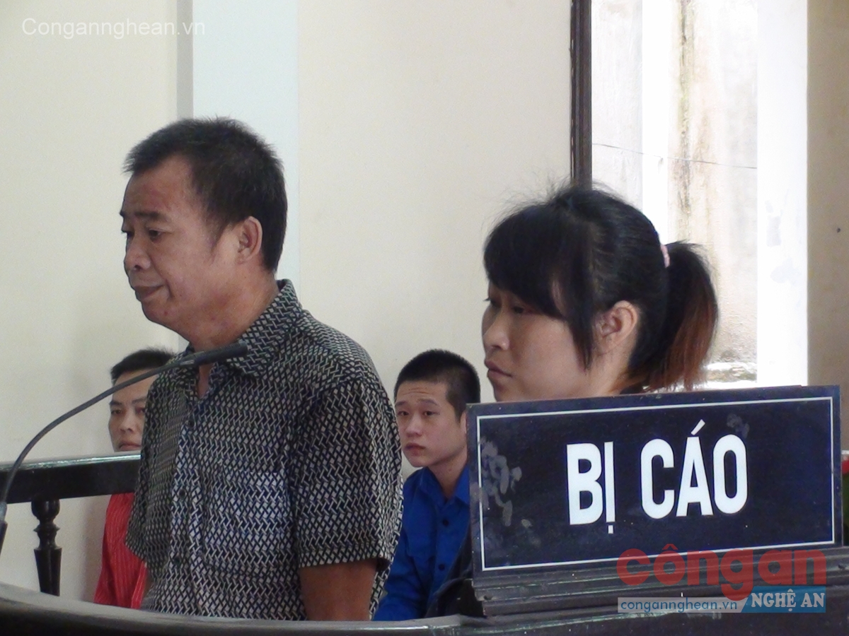 Đưa người trái phép qua biên giới, nhận án tù