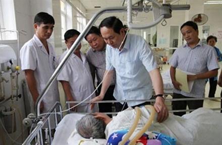 Đại tướng Trần Đại Quang thăm, tặng quà thương, bệnh binh