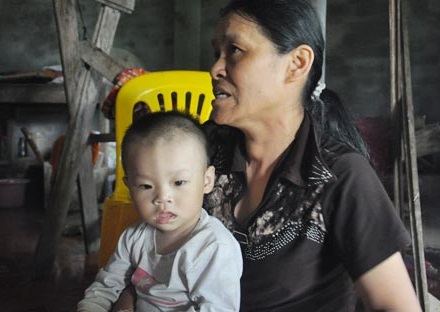 Xót xa cậu bé bị bỏ rơi nơi hang đá bị gán tiếng là 'ma rừng'