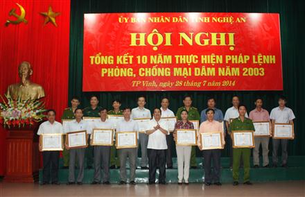Tổng kết 10 năm thực hiện Pháp lệnh phòng, chống mại dâm
