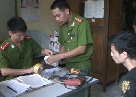 Trấn áp tội phạm dùng súng, lựu đạn gây án