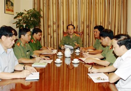Kiên quyết đấu tranh với tội phạm buôn lậu, gian lận thương mại