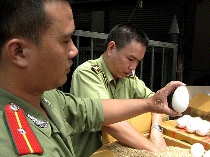 Chị em mang thai, coi chừng mua phải trứng ngỗng Trung Quốc