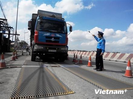 'Phải mật phục để phát hiện những nơi tiếp tay cho xe quá tải'